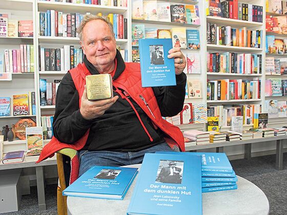 Axel Winkler hat ein Buch über Jean Labowsky geschrieben. Am Mittwoch, 2. November, präsentiert der Lokalhistoriker sein Werk in der Bad Segeberger Buchhandlung am Markt.Foto: mq